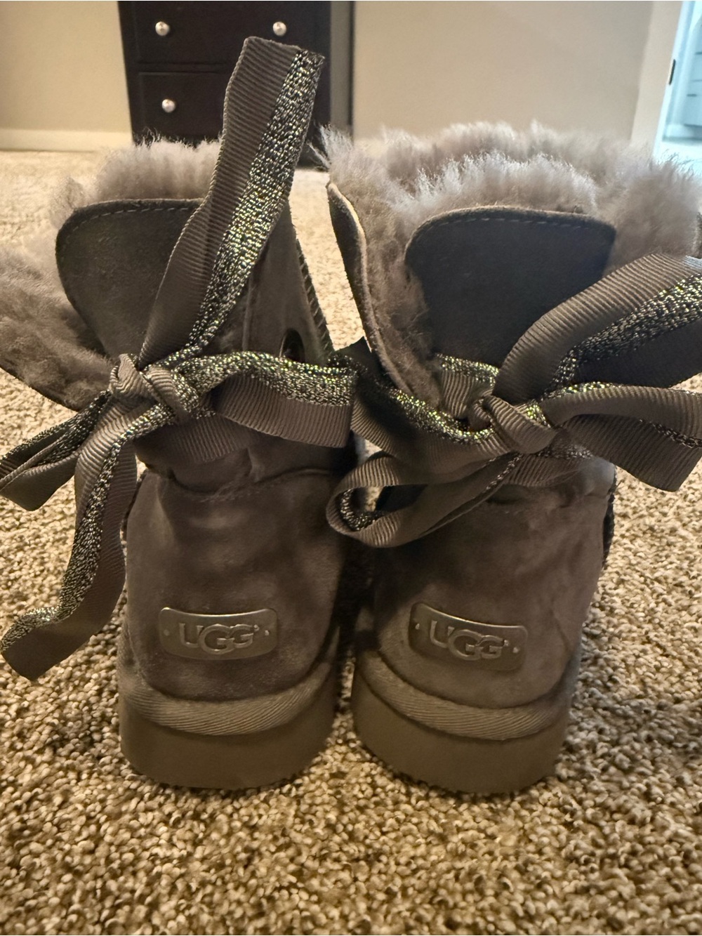 UGG women’s boots Shearling Bow Back Boots grey